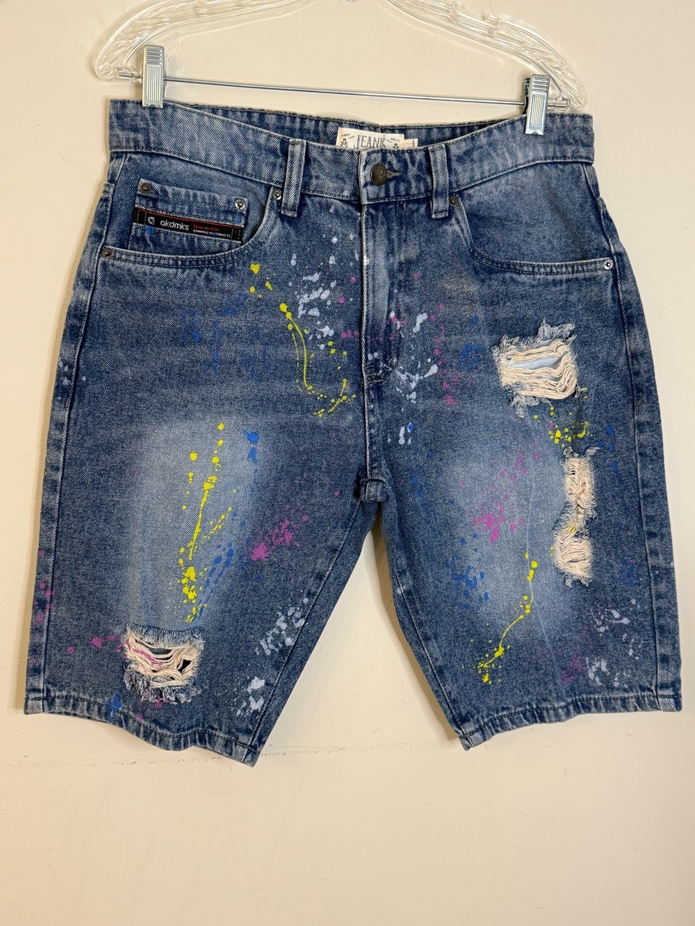 Jeanius distressed paint splattered denim jean shorts SZ 32”